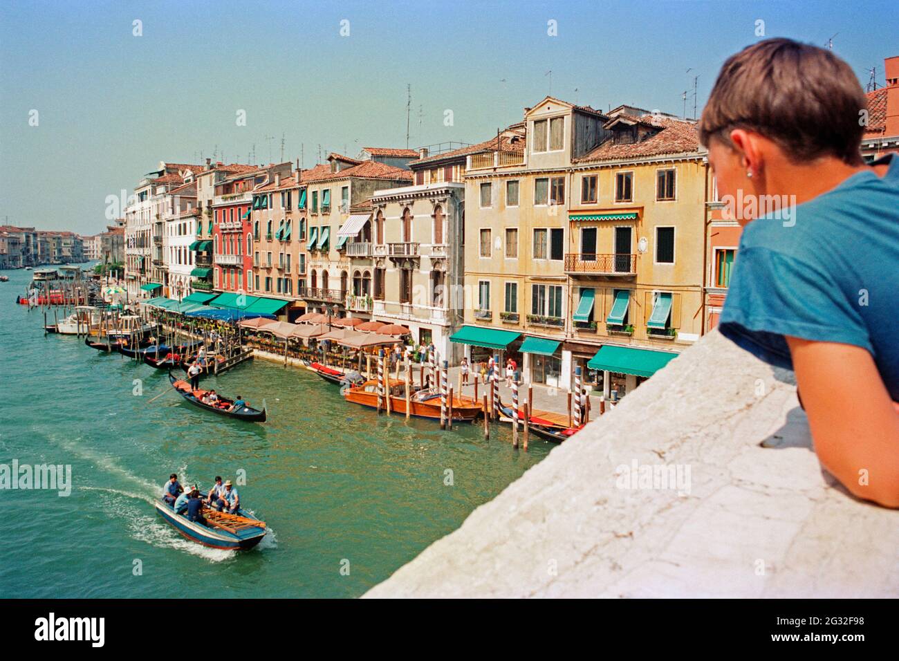 Grand Canal du pont du Rialto, Venise, août 1988, Vénétie, Italie Banque D'Images