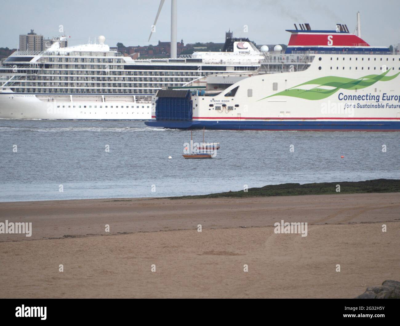 Norbank, un navire à bord roulé qui part de Dublin et retourne à Dublin, passant par le bateau de croisière Viking venus Banque D'Images