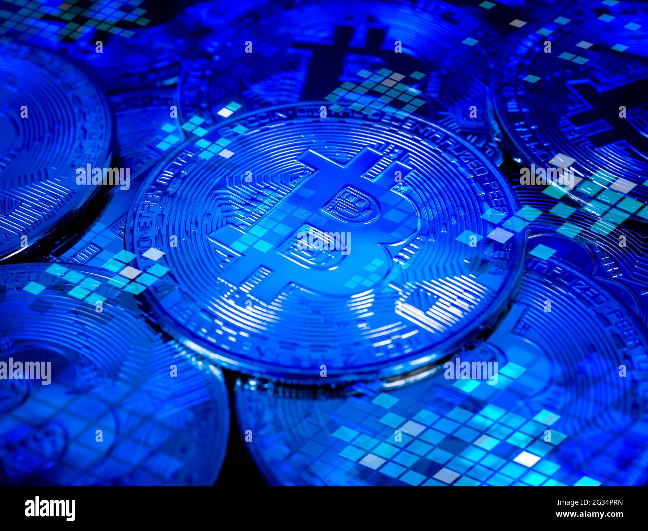 Arrière-plan de la technologie Bitcoin. Concept d'investissement en crypto-monnaie, de sécurité des réseaux informatiques et informatiques, de chiffrement des données. Future pièce numérique c Banque D'Images