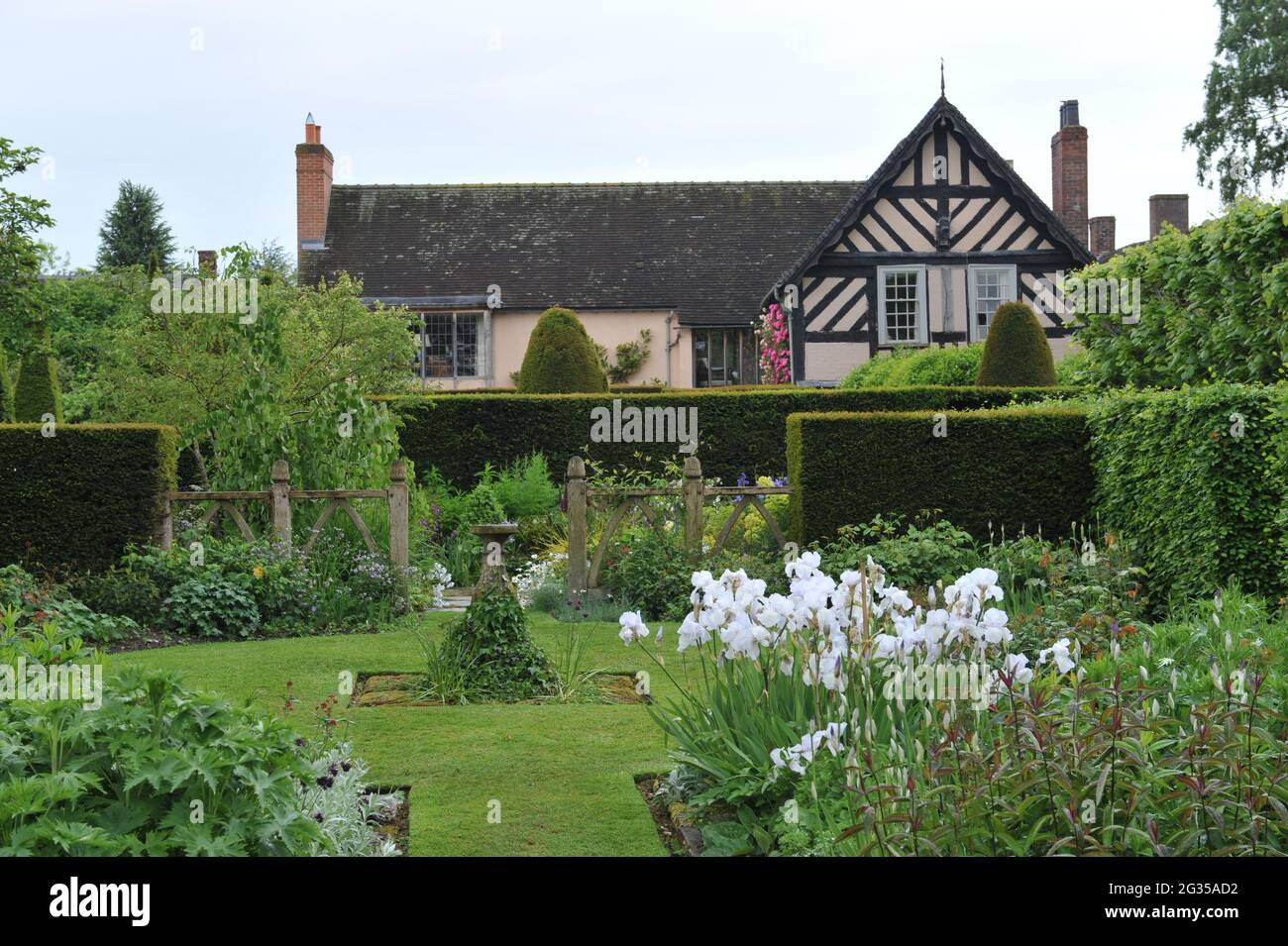 WOLLERTON, SHROPSHIRE / ROYAUME-UNI - 22 MAI 2014 : le jardin du Wollerton Old Hall Banque D'Images