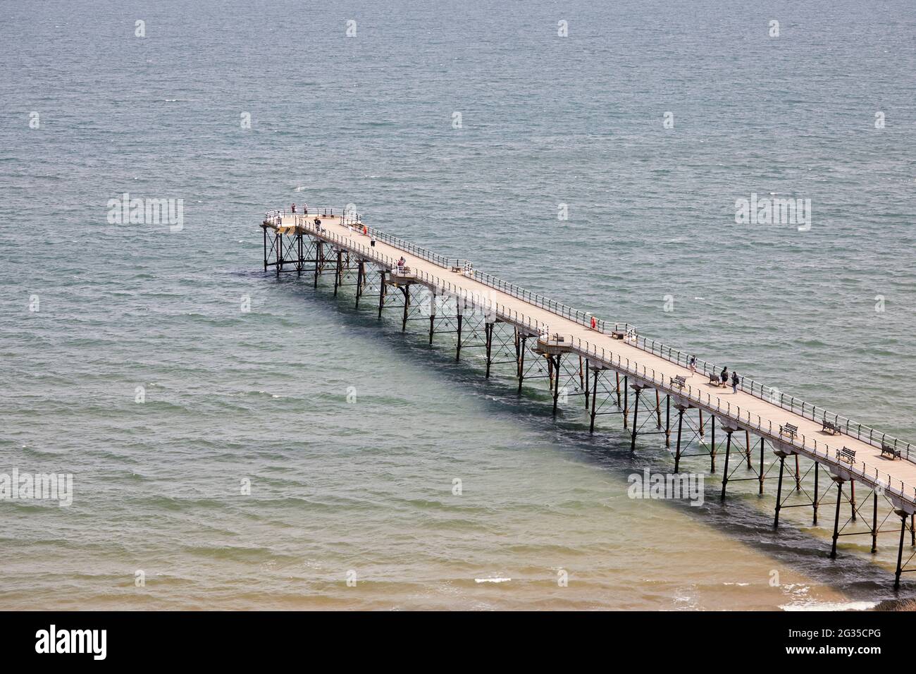 Saltburn-by-the-Sea, station balnéaire de Redcar et Cleveland, dans le Nord du Yorkshire, en Angleterre. John Anderson quai de plaisance dans la mer du Nord Banque D'Images