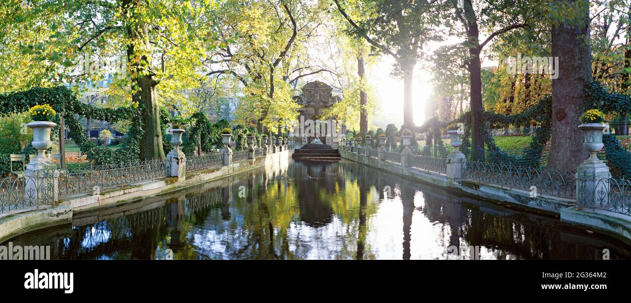 FRANCE. PARIS (75) JARDIN DU LUXEMBOURG. FONTAINE MEDICIS. Banque D'Images