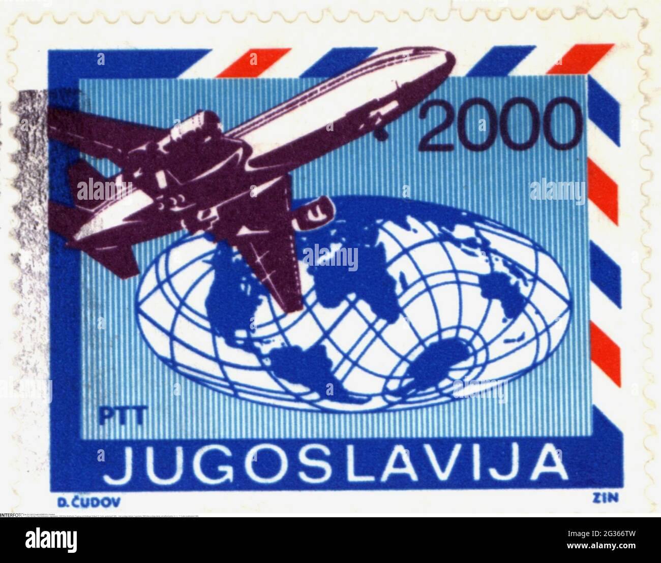 Courrier, timbres-poste, Yougoslavie, timbre-poste 2000 dinars, avion et globe, dessin: D. Cudov, DROITS-SUPPLÉMENTAIRES-AUTORISATION-INFO-NON-DISPONIBLE Banque D'Images