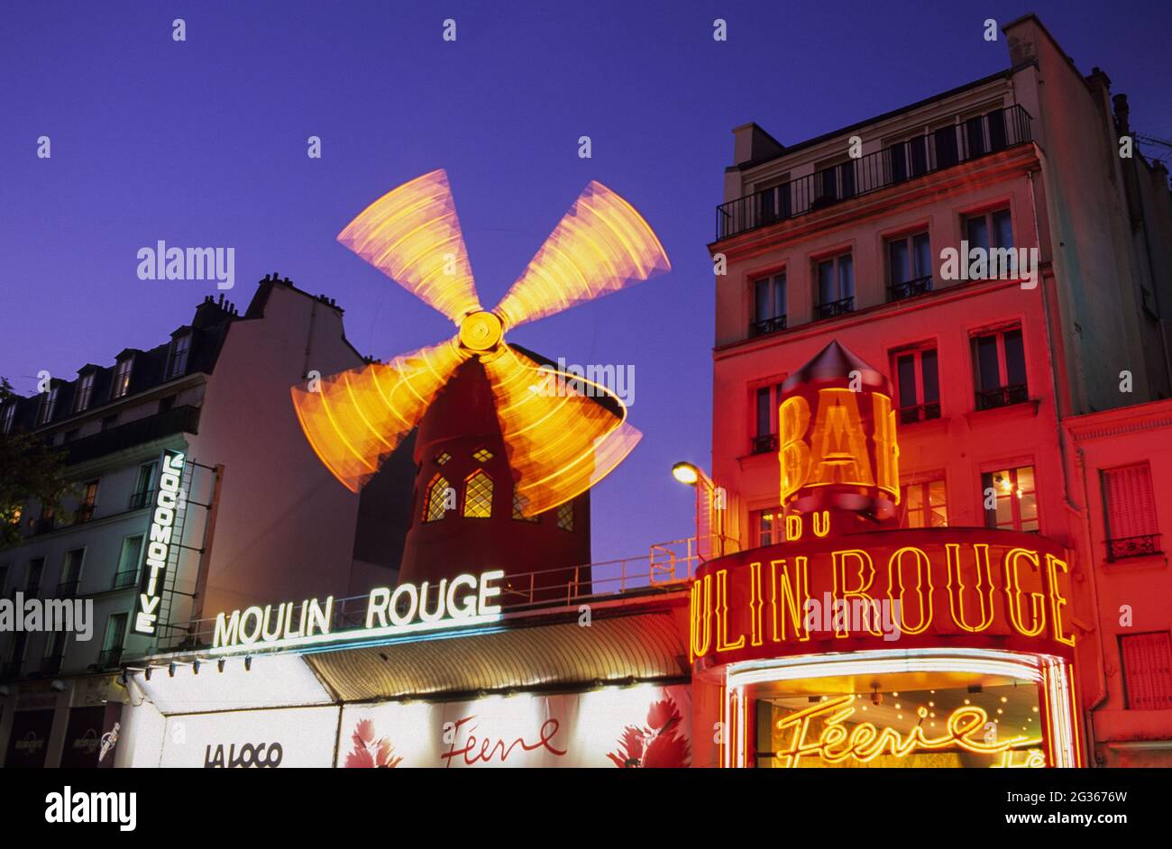 FRANCE PARIS (75) 18ÈME ARRONDISSEMENT, LE MOULIN ROUGE À MONTMARTRE Banque D'Images