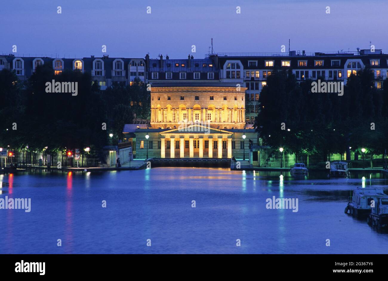 FRANCE PARIS (75) 19E ARR, PISCINE DE LA VILLETTE, PLACE STALINGRAD ET ROTONDE DE NICOLAS LEDOUX Banque D'Images