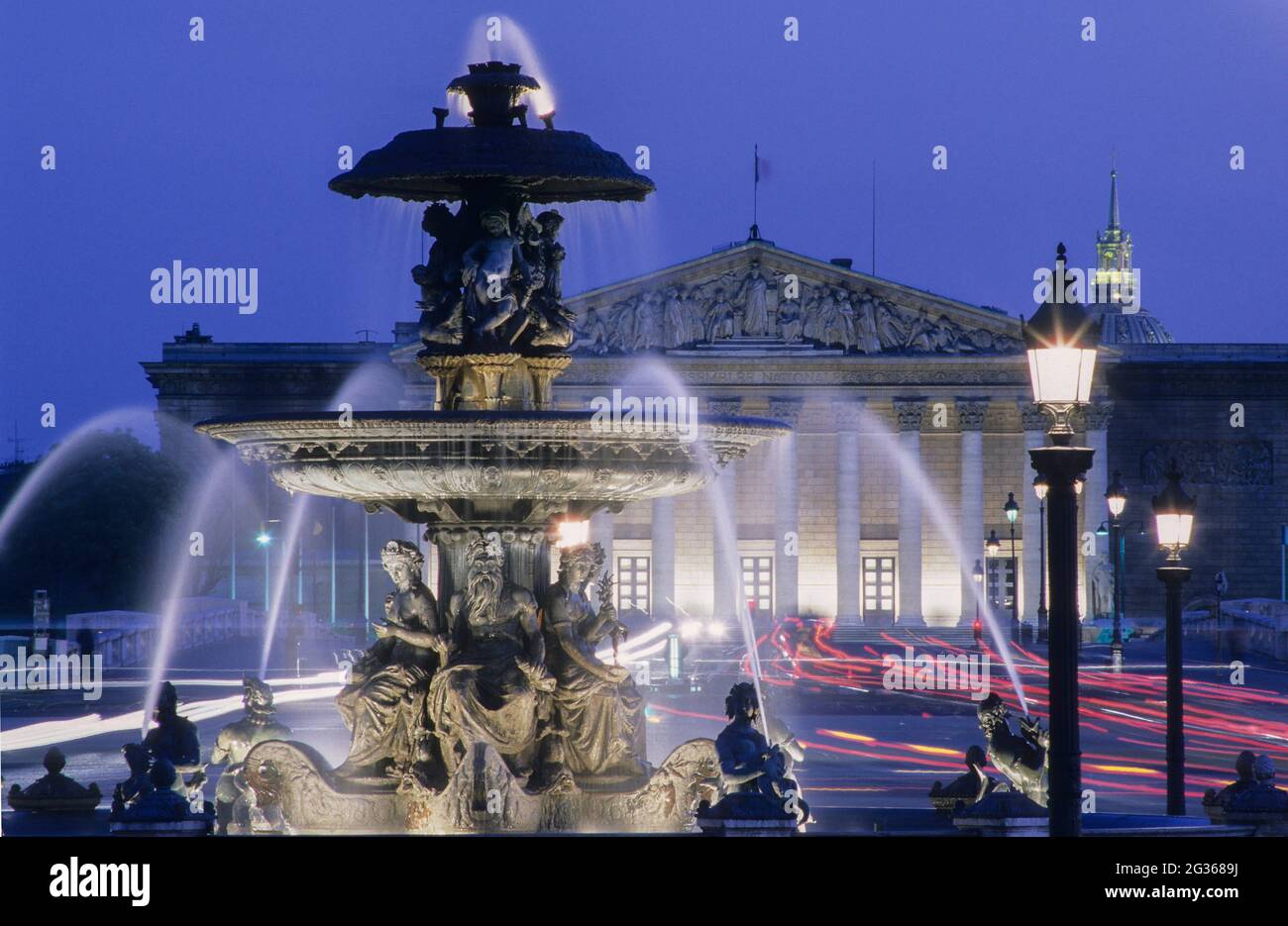 FRANCE PARIS (75) 7ÈME ARR, PLACE DE LA FONTAINE DE LA CONCORDE ET ASSEMBLÉE NATIONALE Banque D'Images