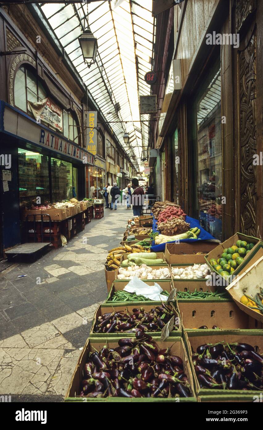 FRANCE PARIS (75) 10ÈME ARRONDISSEMENT, PASSAGE BRADY, BOUTIQUES INDIENNES Banque D'Images