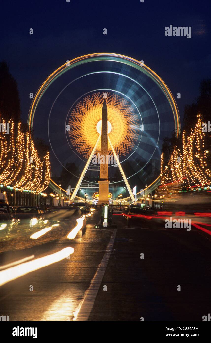 FRANCE PARIS (75) 8ÈME ARRONDISSEMENT, LES CHAMPS ELYSÉES ET LA GRANDE ROUE DE LA PLACE DE LA CONCORDE Banque D'Images