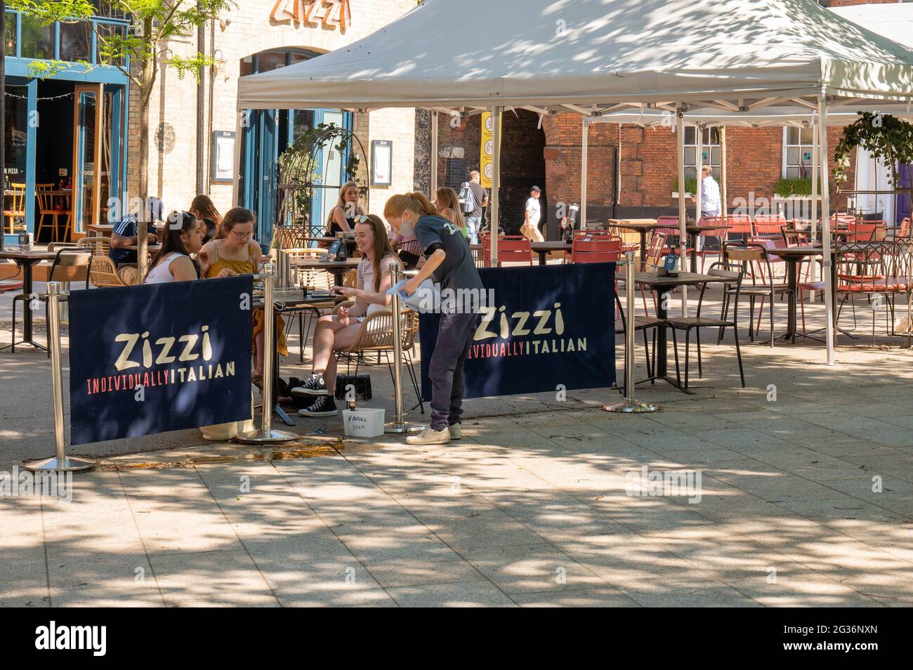 Restaurant Zizzi à l'extérieur du coin salon à Tombland Norwich Norfolk Banque D'Images