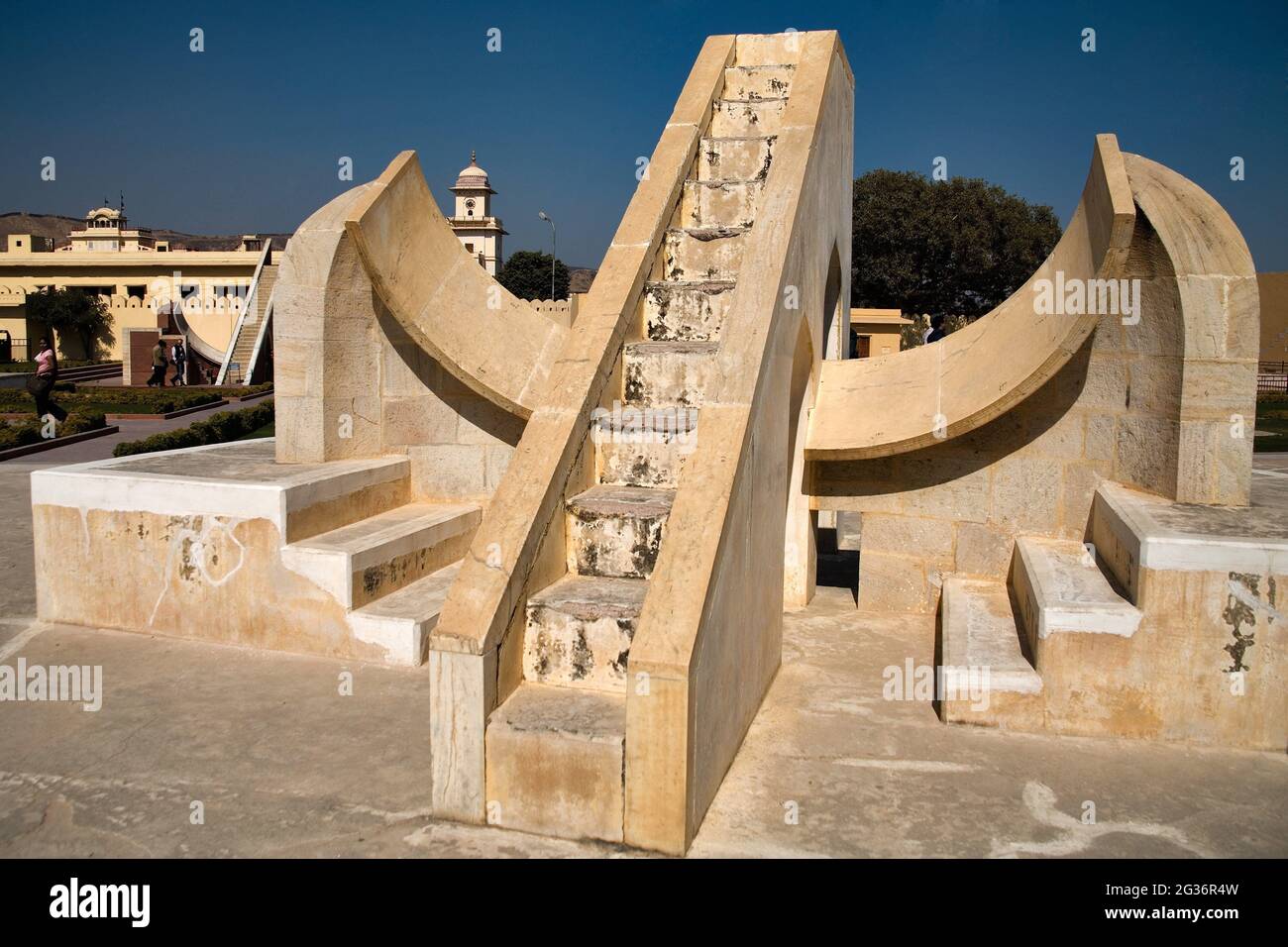 Le cadran solaire équinotial Jantar Mantar, Inde, Jaipur Banque D'Images