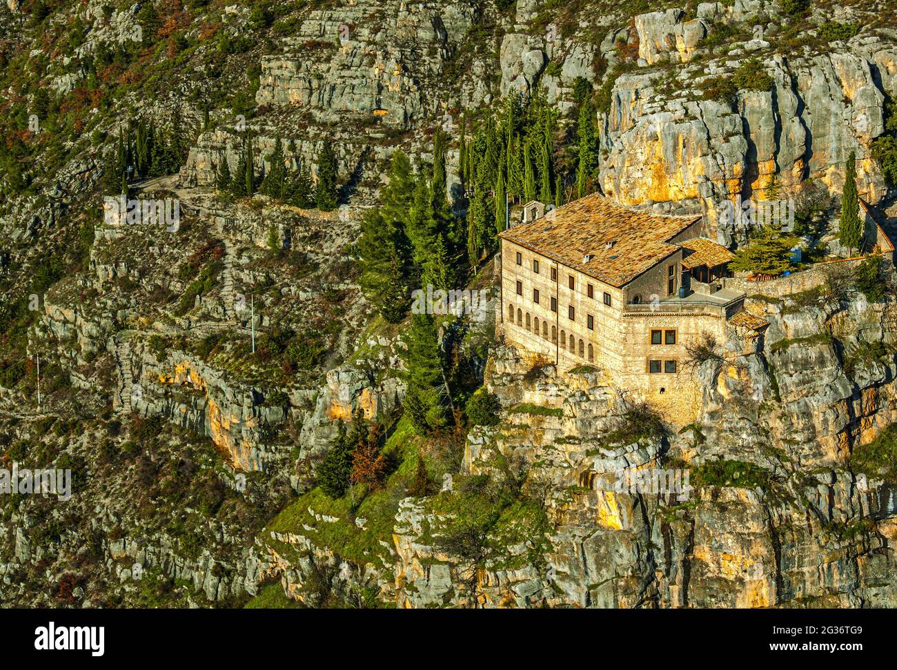 Vue aérienne de l'Ermitage de Sant 'Onofrio à Morrone. Sulmona, province de l'Aquila, Abruzzes, Italie, europe Banque D'Images