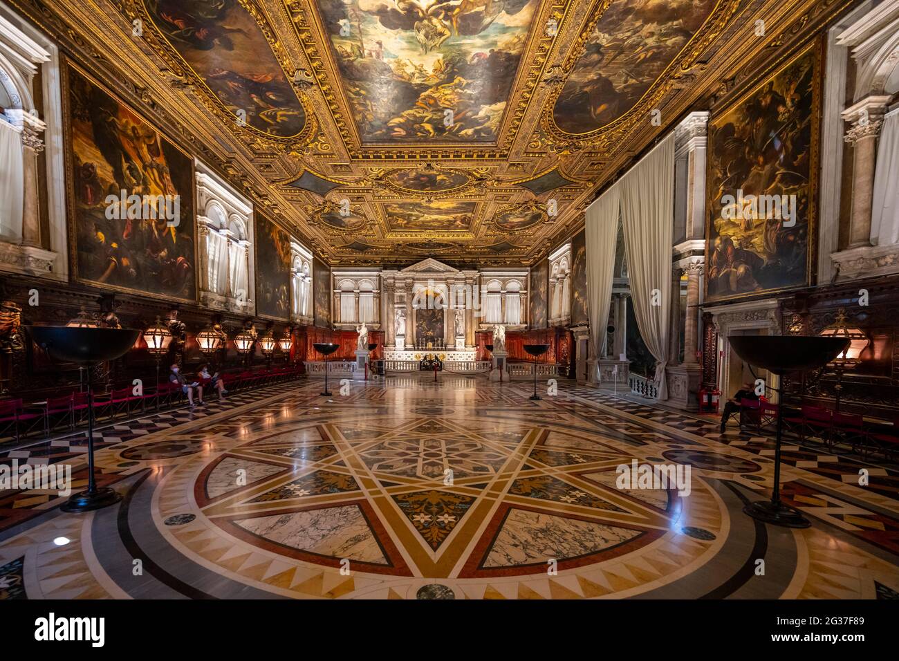 Salle principale, Scuola Grande di San Rocco, magnifique musée d'art, œuvres de l'artiste de la Renaissance Tintoretto, Venise, Vénétie, Italie Banque D'Images
