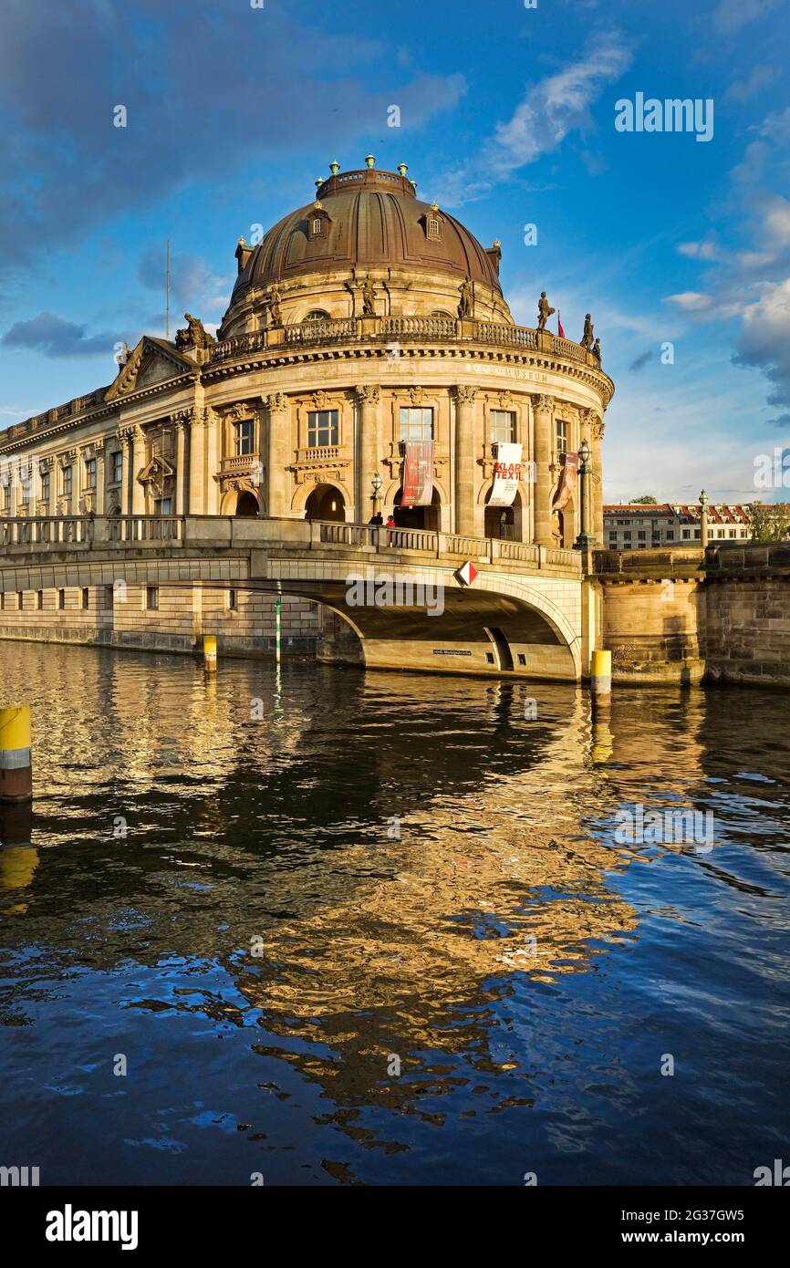 Bode Museum avec Spree, Museum Island, Berlin, Allemagne Banque D'Images