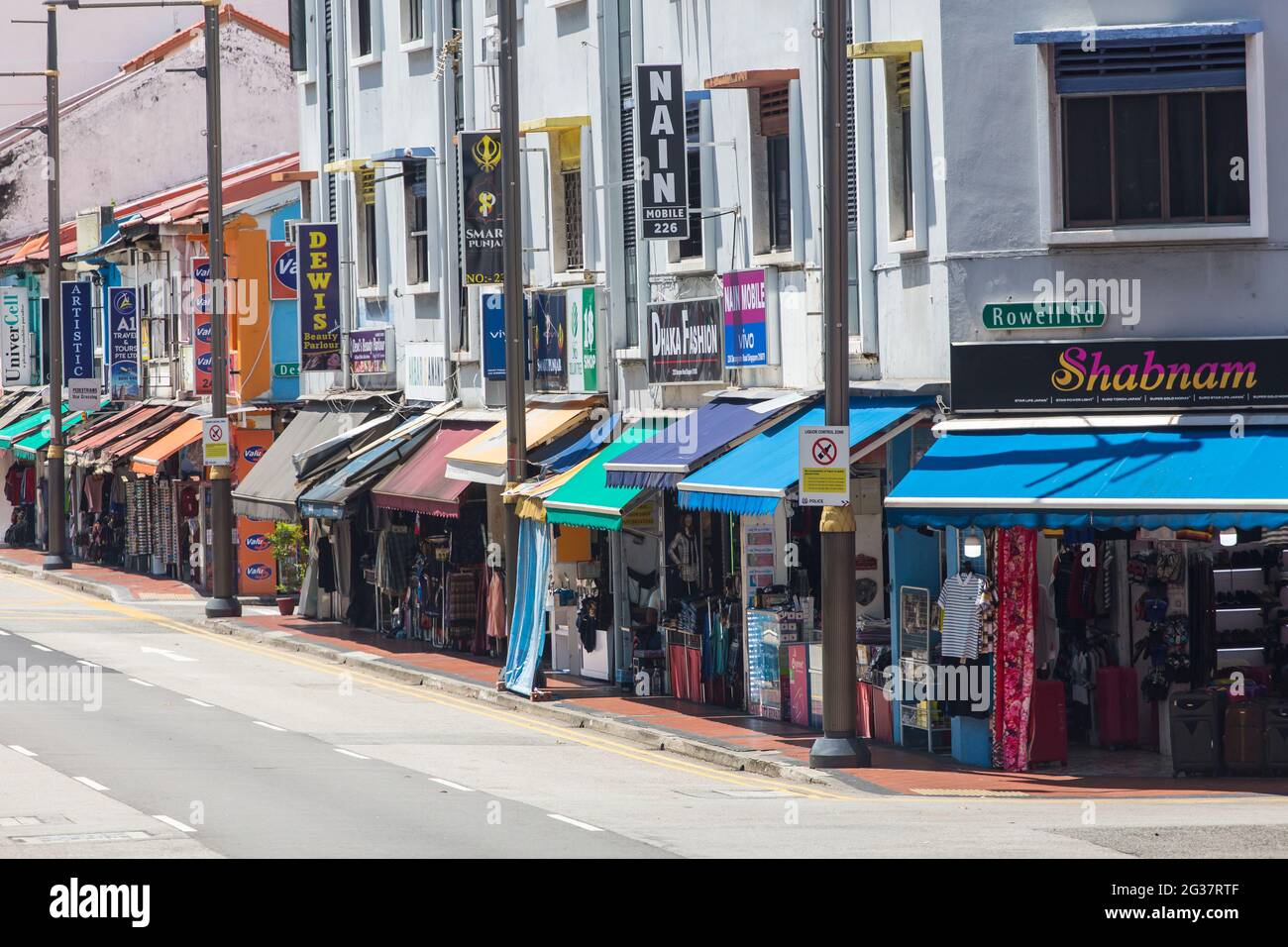 Une rue calme à Little India, Singapour. La pandémie a provoqué une forte diminution du nombre de touristes et de visiteurs locaux qui visitent ce lieu touristique. Banque D'Images