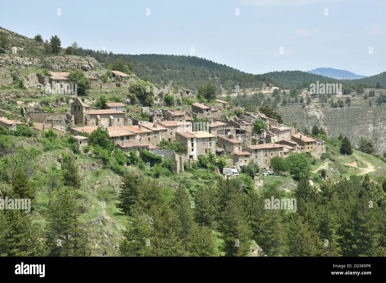 Vue sur le village d'Armejun, dans la province de Soria. Dépeuplement avec un projet de rétablissement comme écopage. Banque D'Images