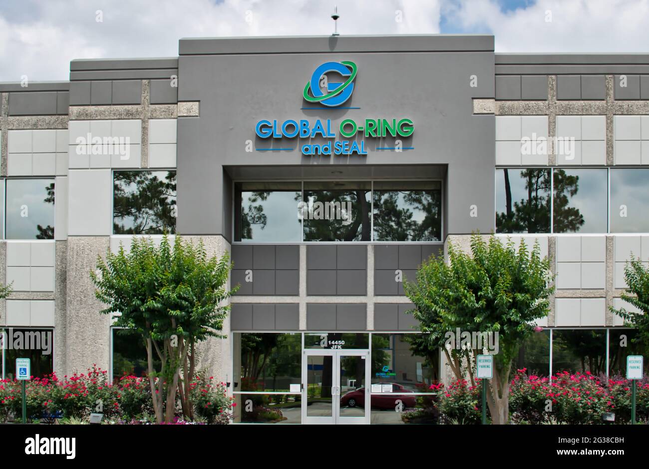 Houston, Texas États-Unis 05-30-2021: Extérieur du bâtiment de bureau mondial de joint torique et de sceau à Houston, Texas. Distributeur mondial de joints toriques et de produits d'étanchéité. Banque D'Images