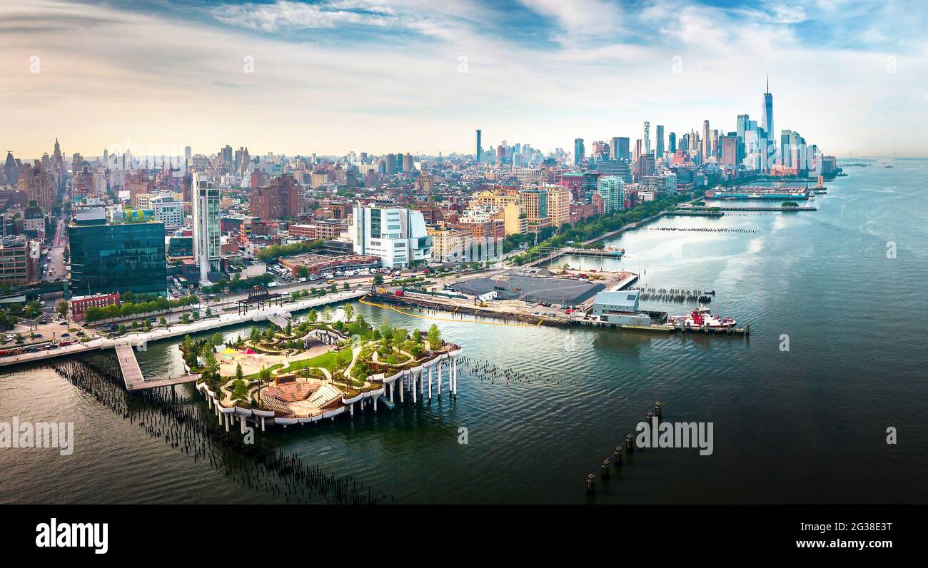 Little Island Park au Pier 55 à New York, un parc artificiel situé sur l'île de l'Hudson River à l'ouest de Manhattan à New York, adjacent à Hudson River Pa Banque D'Images