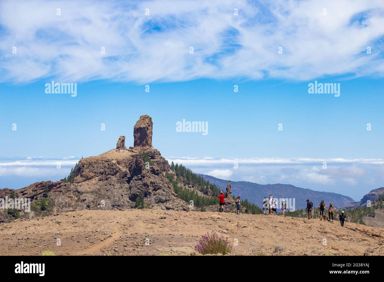 Randonneurs, randonneurs près de Roque Nublo dans les montagnes de Gran Canaria, îles Canaries, Espagne Banque D'Images