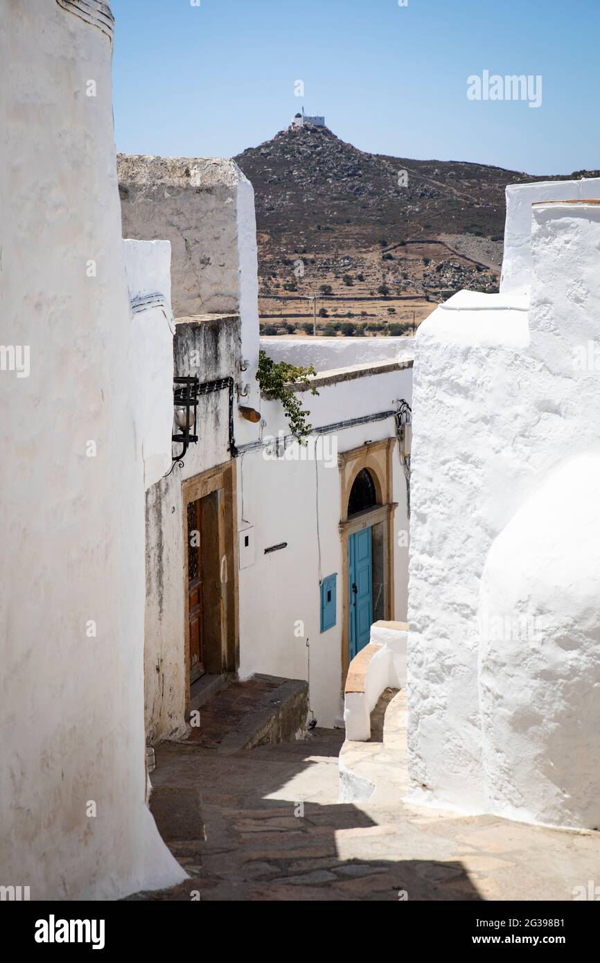 Bâtiments blancs sur l'île grecque de Patmos Banque D'Images