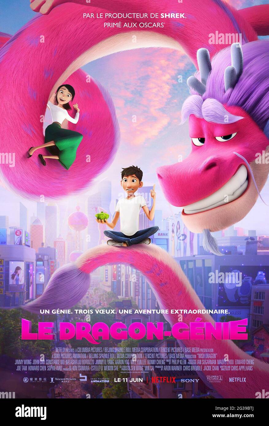 WISH DRAGON, (alias LE DRAGON-GÉNIE), affiche française, de gauche à droite: Li Na (voix: Natasha Liu Bordigo), DIN (voix: Jimmy Wong), long (voix: John Cho), 2021. © Netflix /Courtesy Everett Collection Banque D'Images