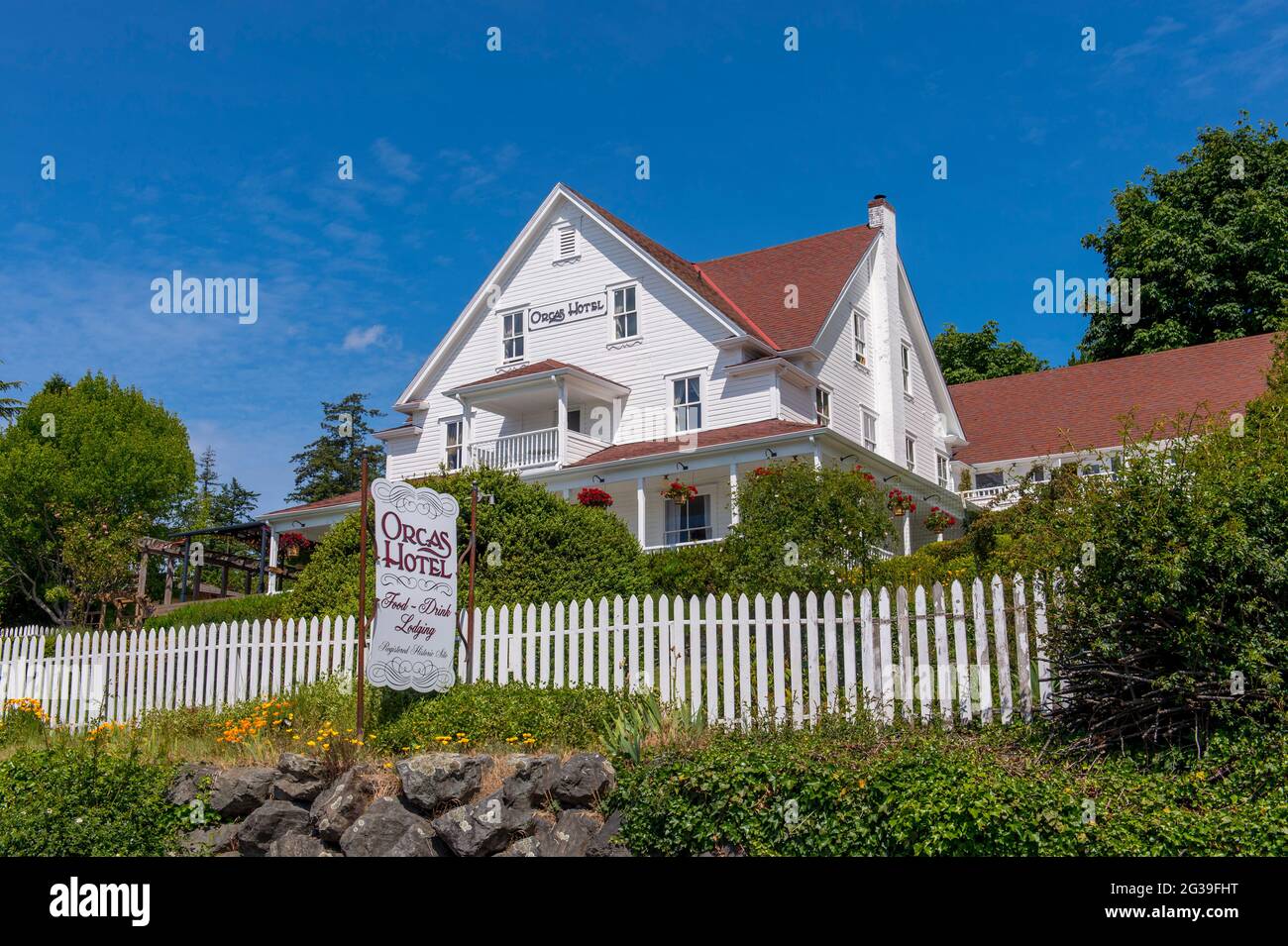 L'hôtel Orcas, une auberge et un café historiques construits en 1904, dans le village d'Orcas sur l'île d'Orcas, dans les îles San Juan dans l'État de Washington, États-Unis. Banque D'Images