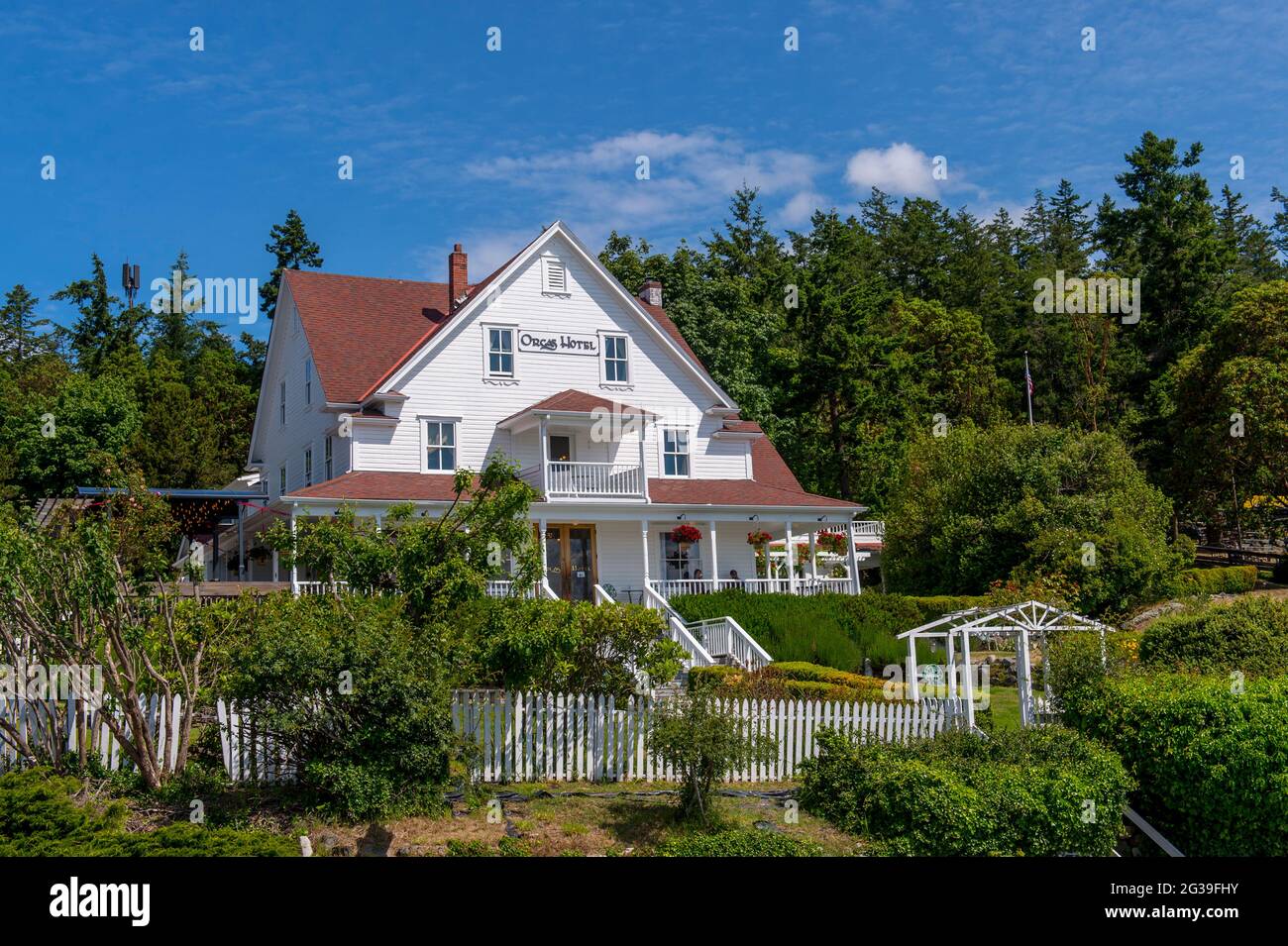 L'hôtel Orcas, une auberge et un café historiques construits en 1904, dans le village d'Orcas sur l'île d'Orcas, dans les îles San Juan dans l'État de Washington, États-Unis. Banque D'Images