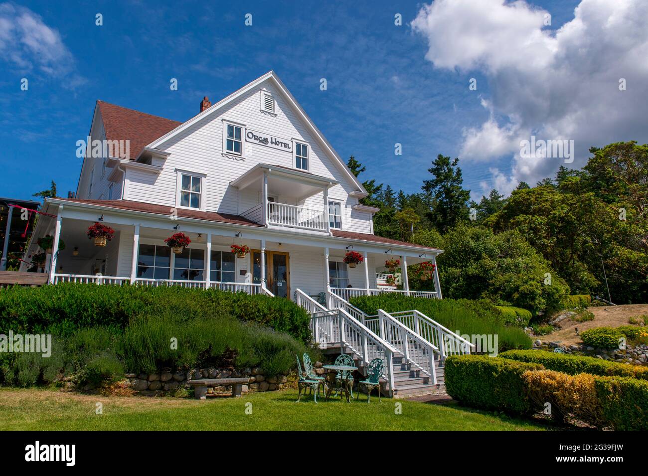 L'hôtel Orcas, une auberge et un café historiques construits en 1904, dans le village d'Orcas sur l'île d'Orcas, dans les îles San Juan dans l'État de Washington, États-Unis. Banque D'Images