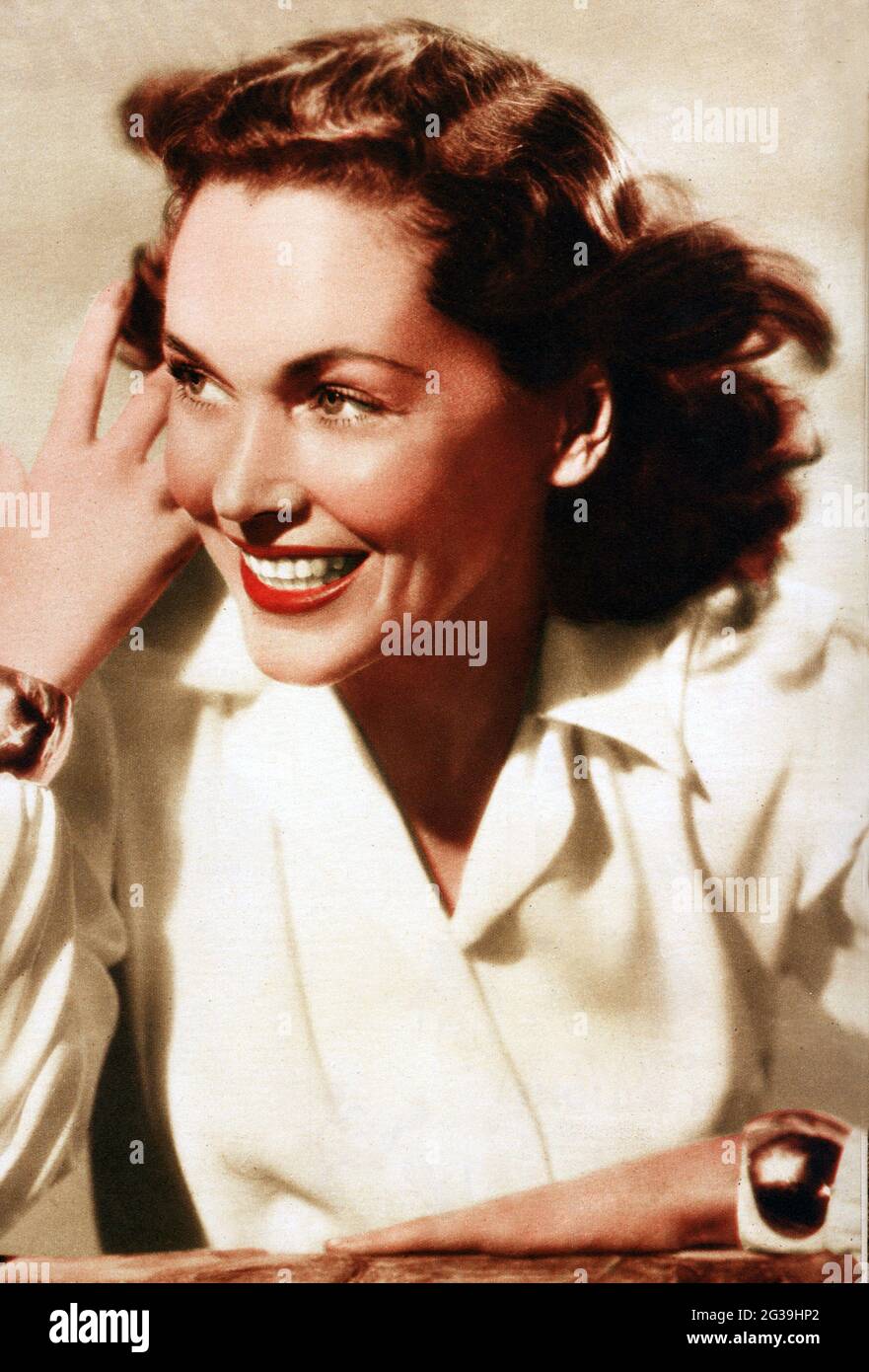 1948 : l'actrice MAUREEN O'Sullivan , mère de l'actrice Mia Farrow , portrait Paramount , a célébré Jane dans les films DE TARZAN . Photographe inconnu .- FILM - CINÉMA - atrice cinematografica - portrait - ritratto - sourire - sorriso - tête rouge - capelli rossi - cheveux rouges --- Archivio GBB Banque D'Images