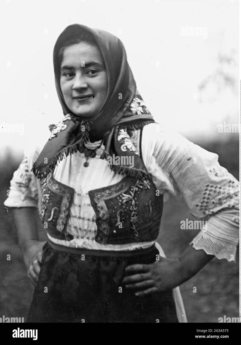 Personnes, mariage, mariée en robe de mariage traditionnelle, Galicnik, Macédoine, années 1930, DROITS-SUPPLÉMENTAIRES-AUTORISATION-INFO-NON-DISPONIBLE Banque D'Images