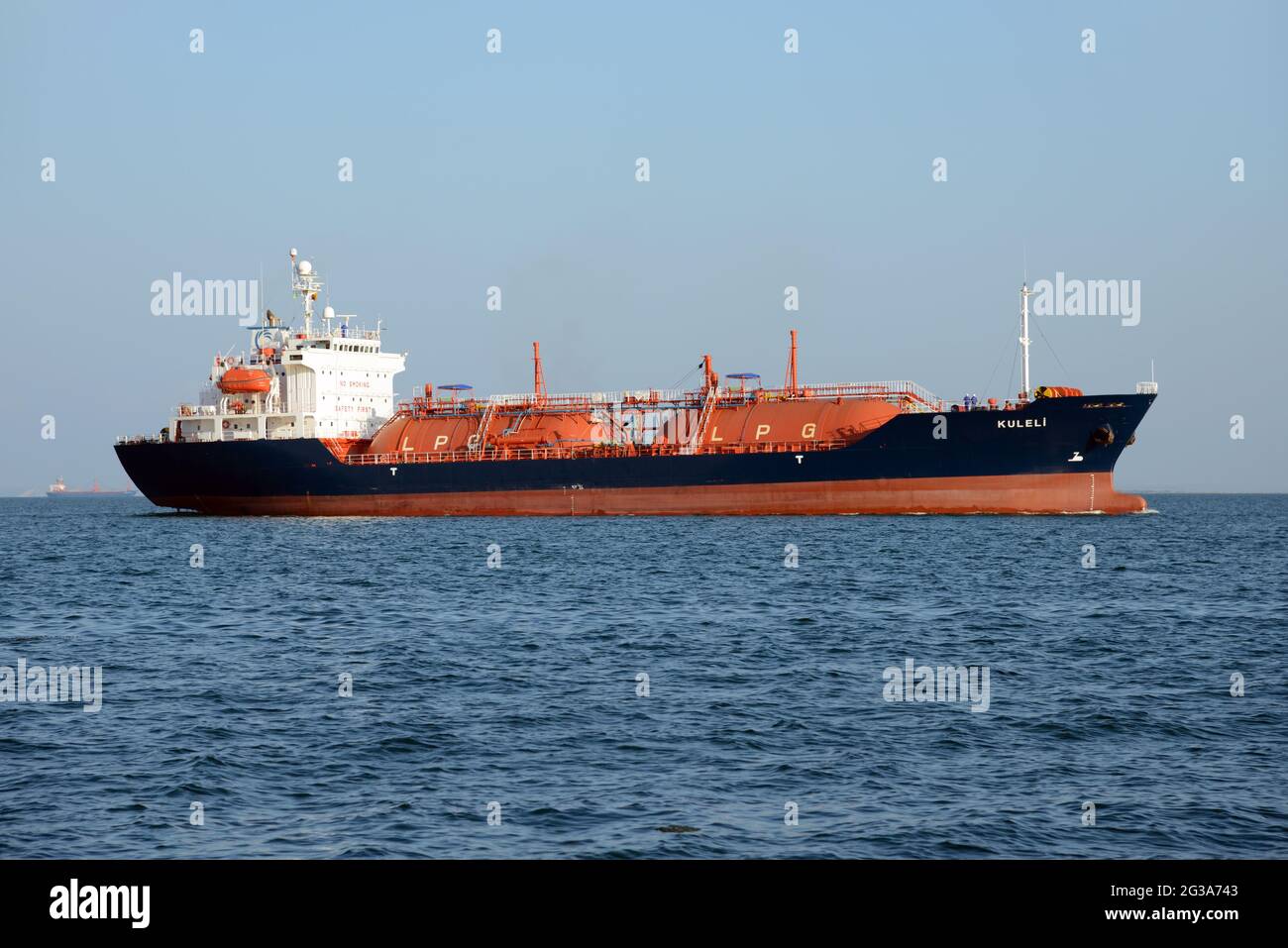 Navire de transport de gaz liquéfié dans le port de Kerch (Ukraine), occupé depuis 2014 par la Fédération de Russie Banque D'Images