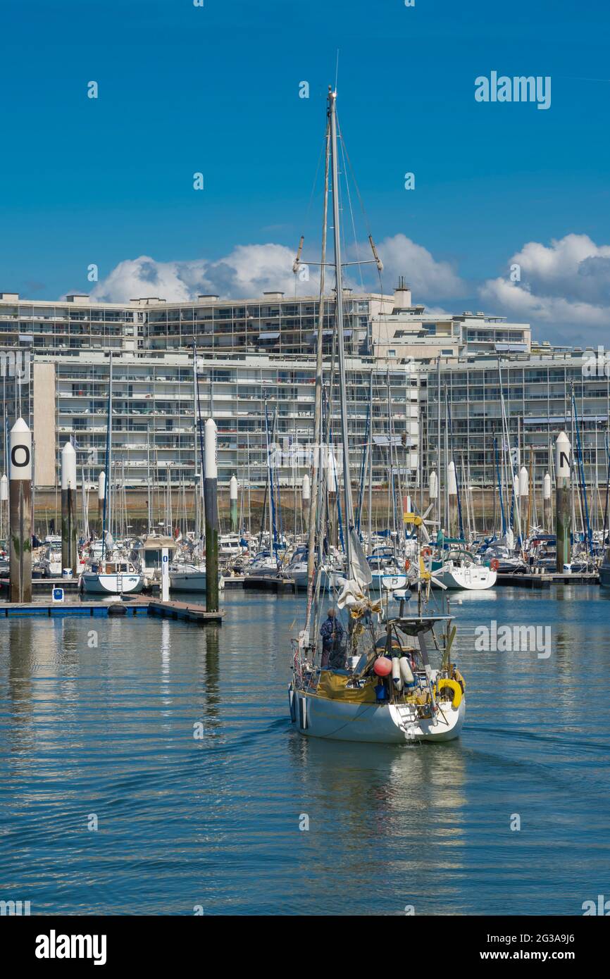Honfleur, France - 06 01 2019 : vue panoramique sur le port au coucher du soleil Banque D'Images