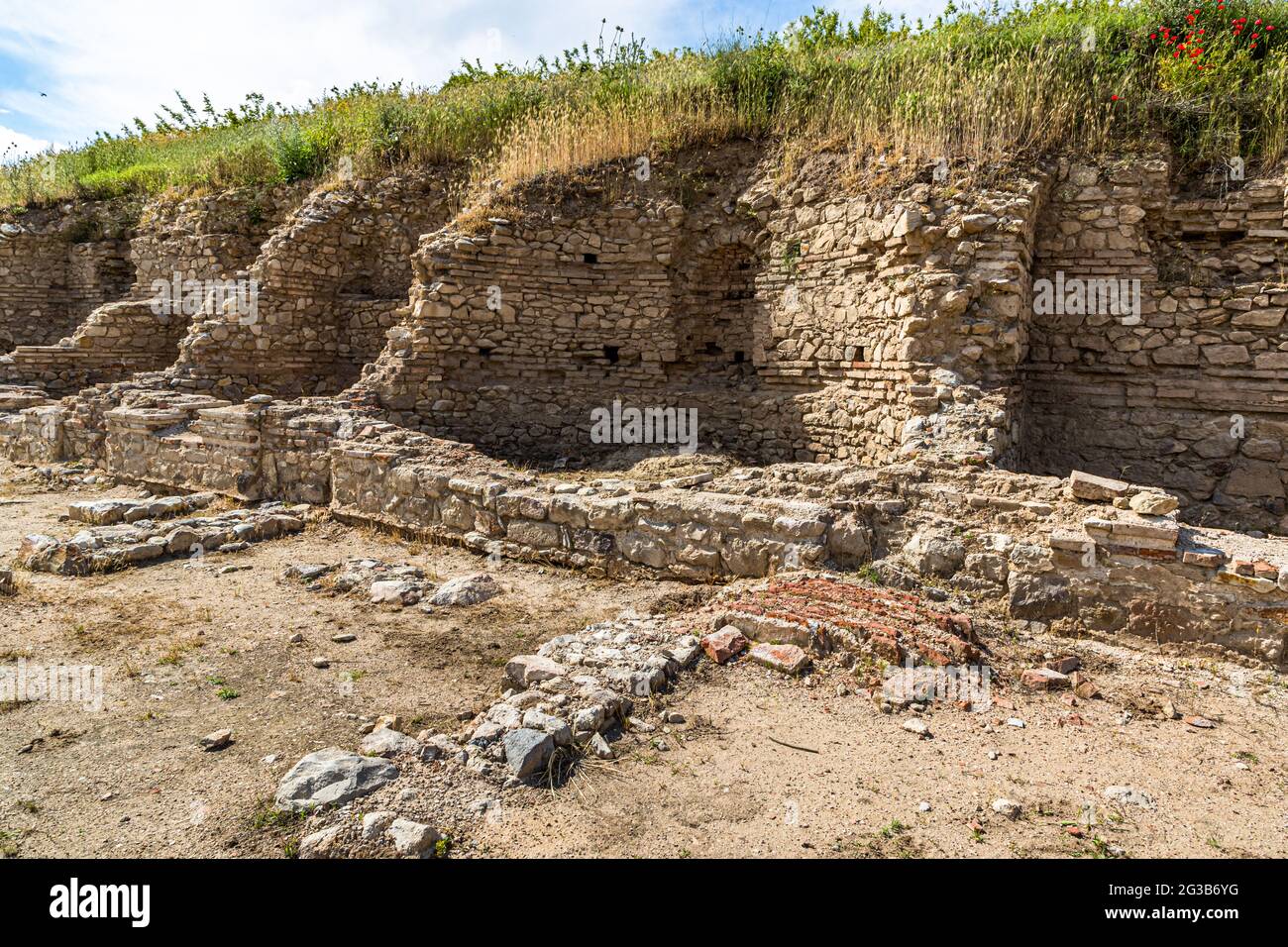 Le site d'excavation de l'ancienne ville de Heraclea Sintica près de Petrich, Bulgarie. Heraclea Sintica a été fondée vers 300 av. J.-C. par Cassander, roi du Royaume de Macédonie (r. 305-297 BC), qui a également fondé Thessalonique Banque D'Images