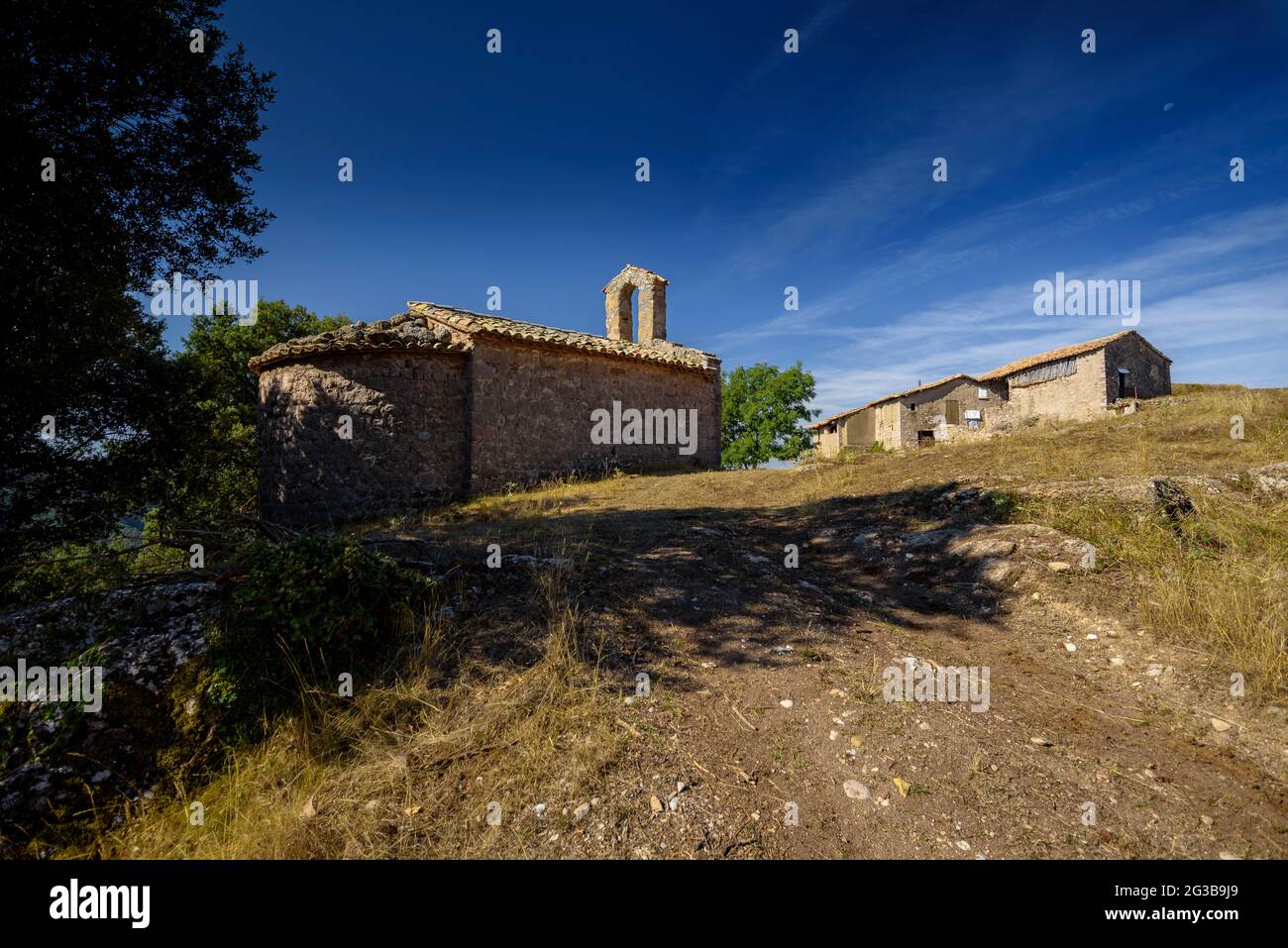 Ermitage de Sant Miquel des canaux dans la chaîne de montagnes de Serra de Picancel (Berguedà, Catalogne, Espagne, Pyrénées) Banque D'Images