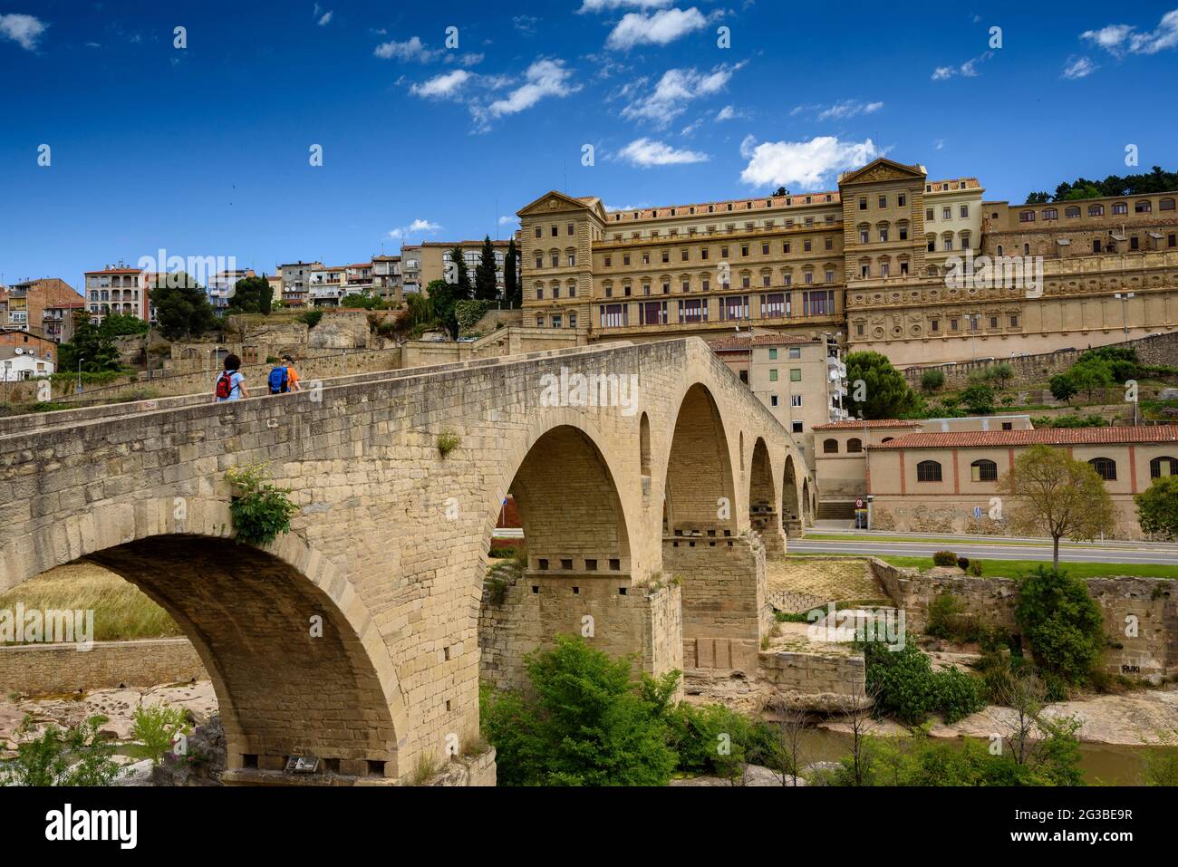 Pont Vell (ancien pont) et Grotte de Saint Ignace à Manresa (Bages, Barcelone, Catalogne, Espagne) ESP : Puente viejo y Cueva de San Ignacio de Manresa Banque D'Images