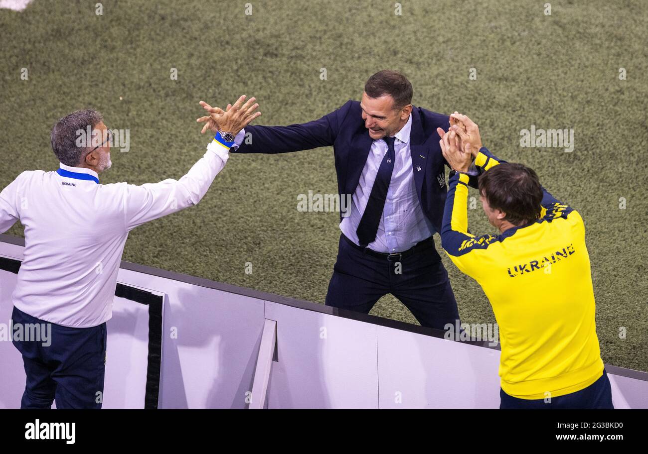 Torjubel: Trainer Andriy Shevchenko (Ukraine) Niederlande - Ukraine Amsterdam, 13.06.2021, Fussball, saison 2020/21 Foto: Moritz Müller Copyright Banque D'Images