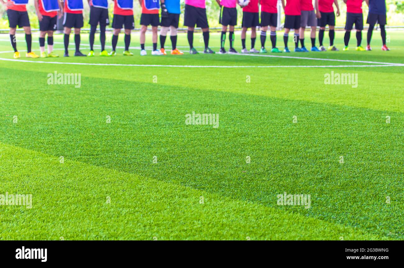 Football en intérieur, terrain de football gazon artificiel, espace copie Banque D'Images