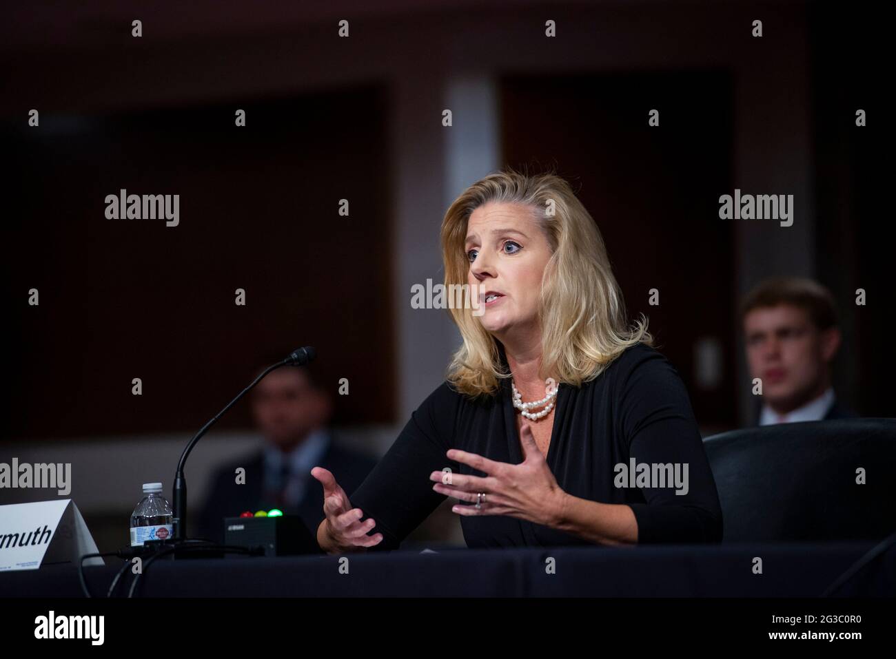 La secrétaire de l'Armée de terre, Christine Wormuth, comparaît devant une audience du Comité sénatorial des services armés pour examiner la position du ministère de l'Armée de terre à l'examen de la demande d'autorisation de défense pour l'exercice 2022 et les années à venir Programme de défense, dans l'édifice Dirksen du Bureau du Sénat à Washington, DC, le mardi 15 juin 2021. Crédit : Rod Lamkey/CNP/MediaPunch Banque D'Images