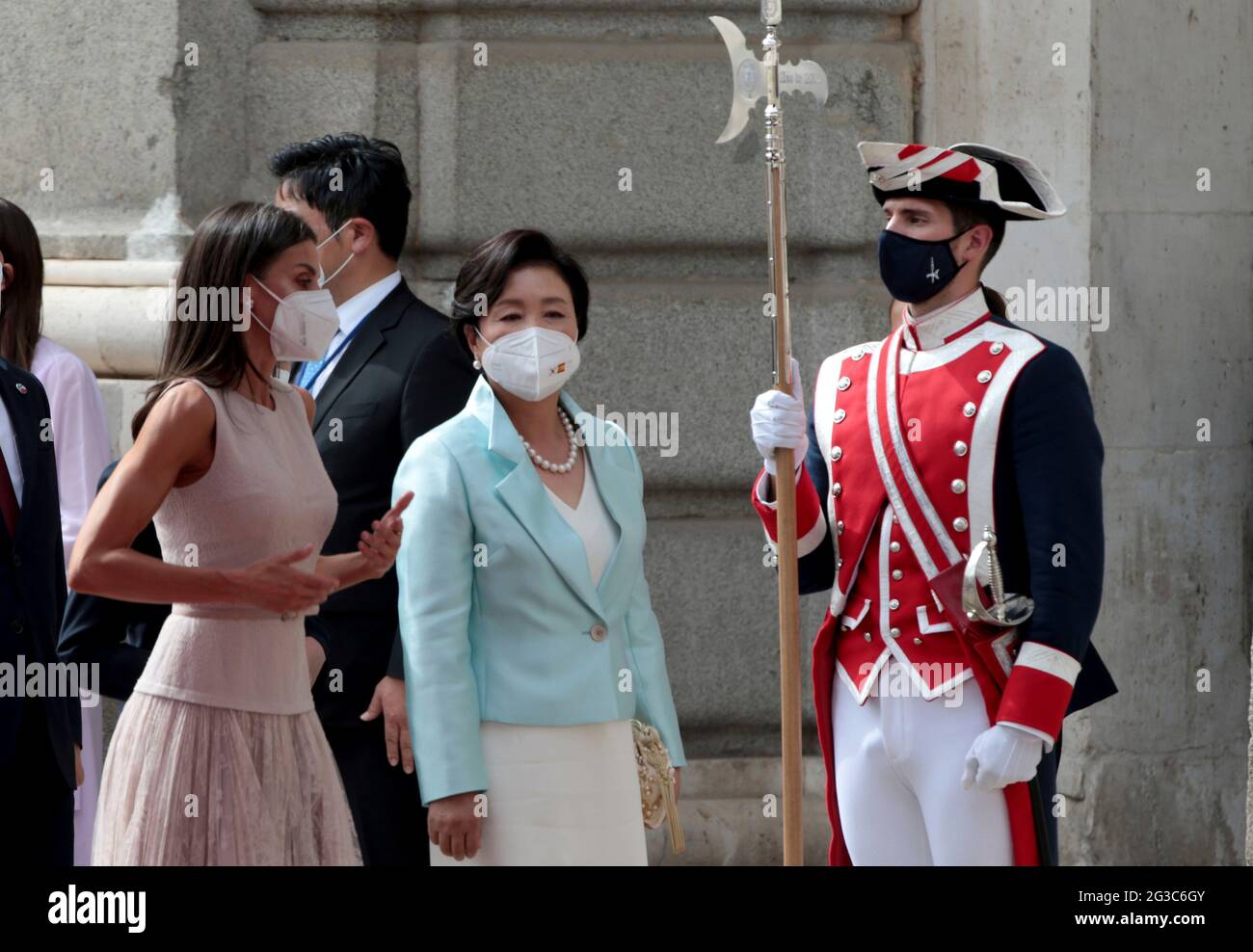 Madrid, Espagne; 15.06.2021.- le roi Felipe VI et la reine Letizia à la réception officielle du président coréen Moon Jae-in et de son épouse Kim Jung-Sook pour leur visite d'État au Royaume d'Espagne. Examen des troupes et parade de bienvenue. Photo: Juan Carlos Rojas/Picture Alliance Banque D'Images