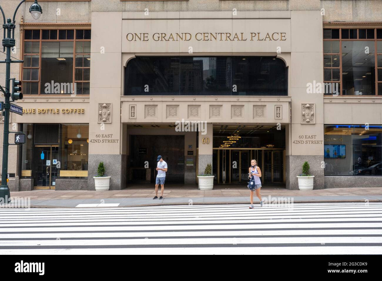 One Grand Central place est situé sur East 42nd Street, New York City Banque D'Images