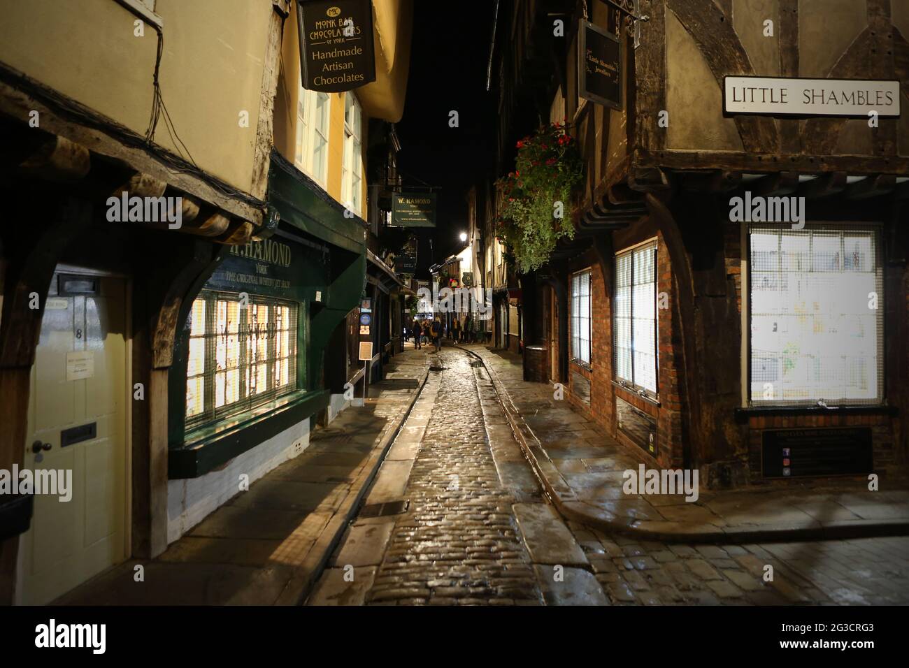 Les célèbres shambles du centre-ville de York, dans le nord du Yorkshire. The Shambles est une grande attraction touristique à York. York est une ville qui prospère sur le tourisme an Banque D'Images