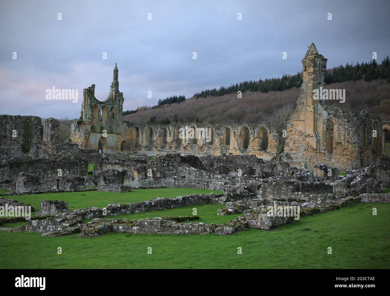 Les ruines de l'abbaye de Byland dans le North Yorkshire. Banque D'Images