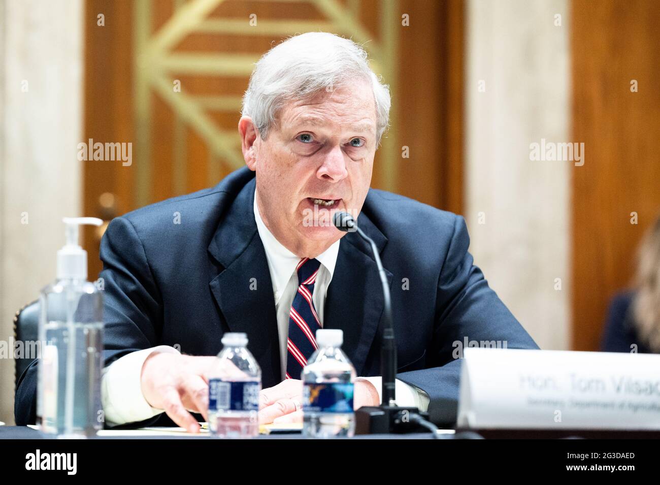 Washington, États-Unis. 15 juin 2021. Le secrétaire américain à l'Agriculture, Tom Vilsack, prend la parole à l'audience du Comité des crédits du Sénat. Crédit : SOPA Images Limited/Alamy Live News Banque D'Images