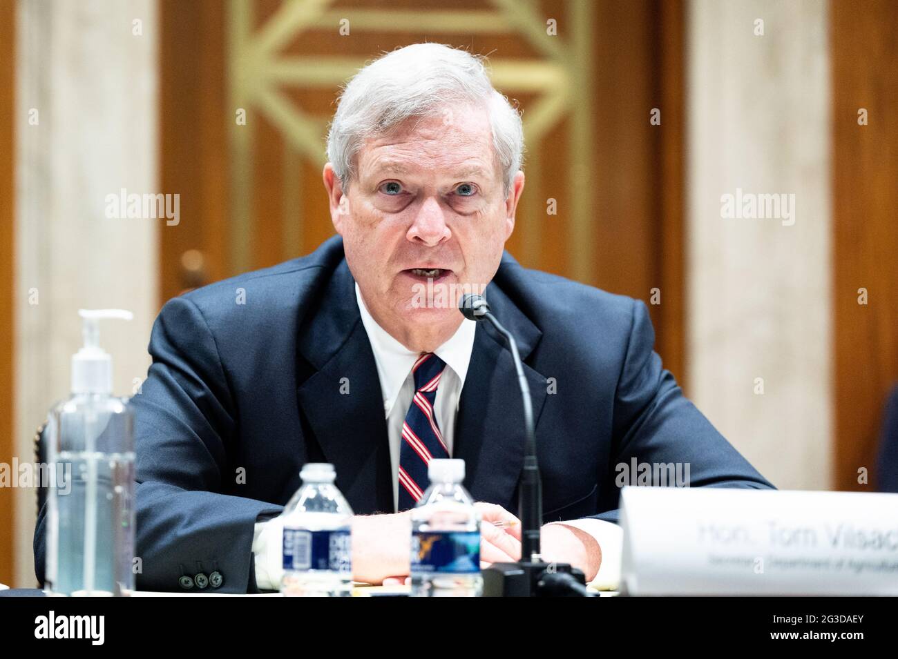 Washington, États-Unis. 15 juin 2021. Le secrétaire américain à l'Agriculture, Tom Vilsack, prend la parole à l'audience du Comité des crédits du Sénat. Crédit : SOPA Images Limited/Alamy Live News Banque D'Images