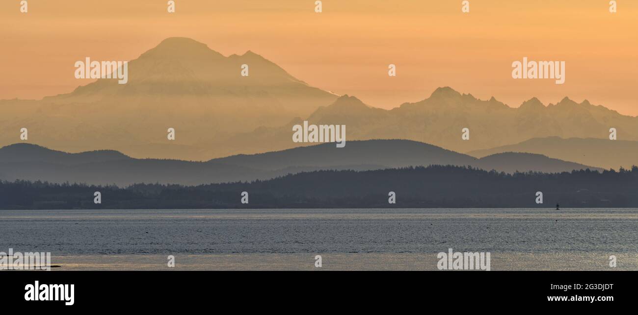 Mont Baker à l'aube Banque D'Images
