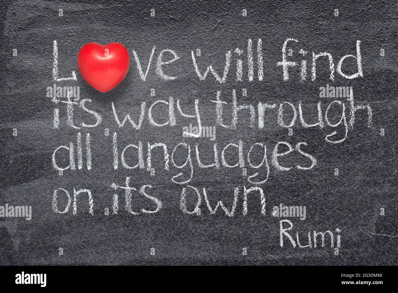 L Amour Trouvera Son Chemin A Travers Toutes Les Langues Ancien Poete Persan Et Philosophe Rumi Citation Ecrite Sur Tableau Noir Avec Le Symbole De Coeur Rouge Au Lieu De Photo Stock