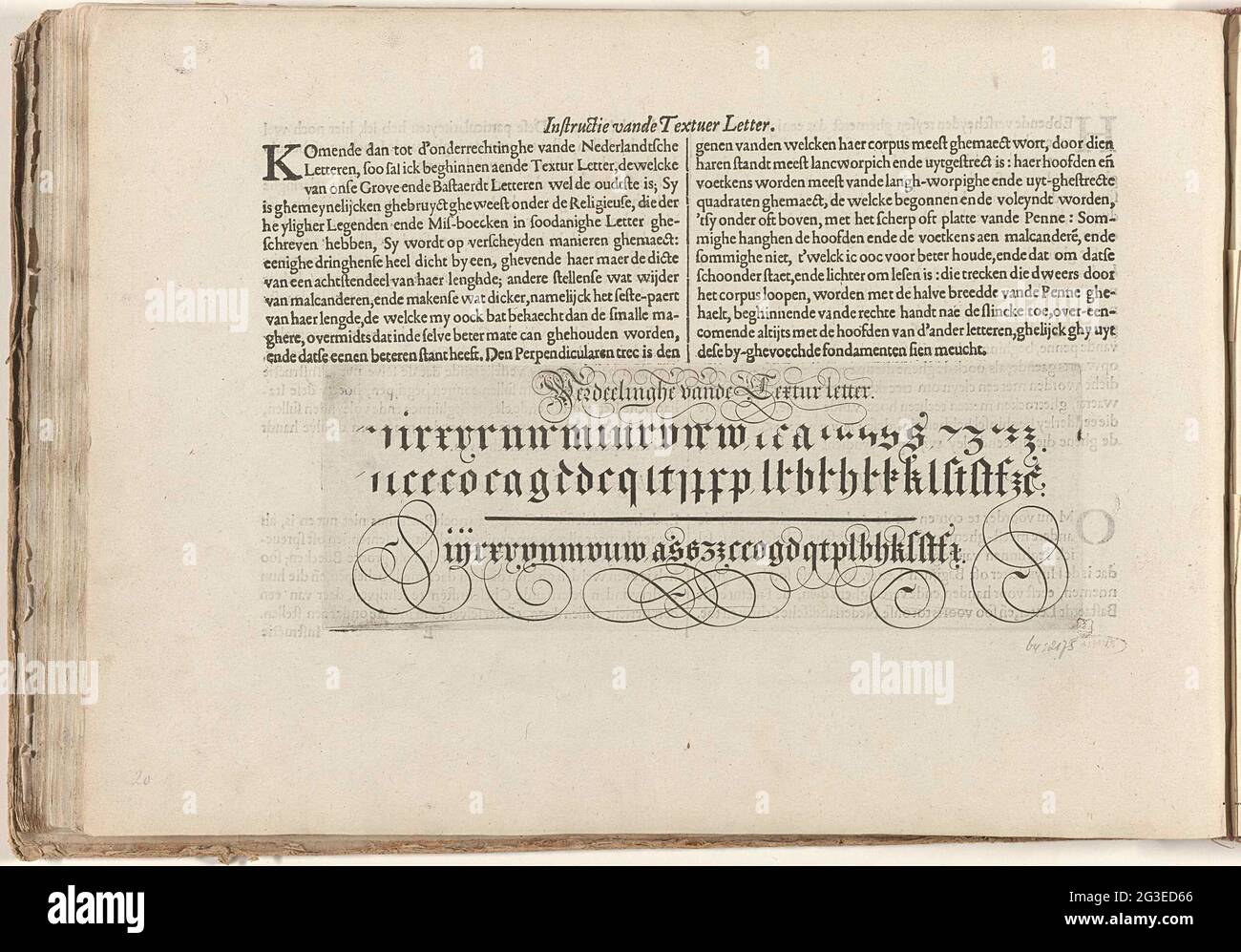 Description et écriture exemple de la lettre de texte; instruction de la lettre de texte; Undercurate of the Dutch Letteren; Spieghel der poignet. Folio E1V avec une description et un exemple écrit de la lettre de texte, intitulé: Distribution de la lettre de texte. Le texte est saisi avec une petite initiale K. le magazine fait partie d'un album. Banque D'Images