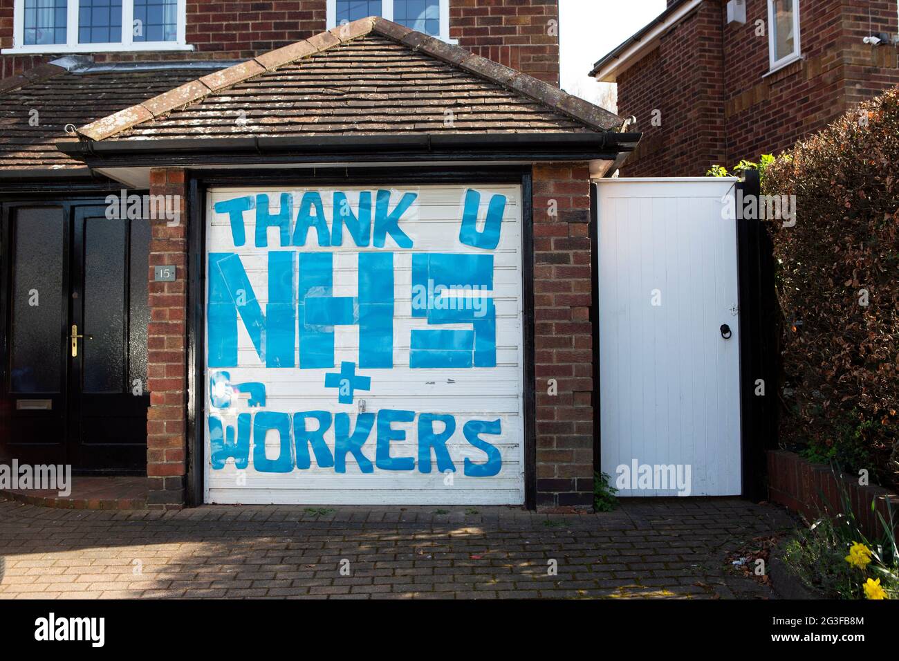 Un message de remerciement du NHS et des travailleurs clés, qui soutient une porte d'aggrégage dans une maison de York dans le nord du Yorkshire, alors que le coronavirus s'aggrave dans le Royaume-Uni Banque D'Images