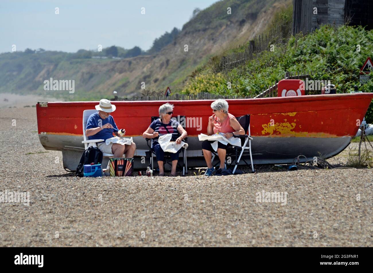 fish and chips sur la plage de dunwich suffolk, angleterre Banque D'Images