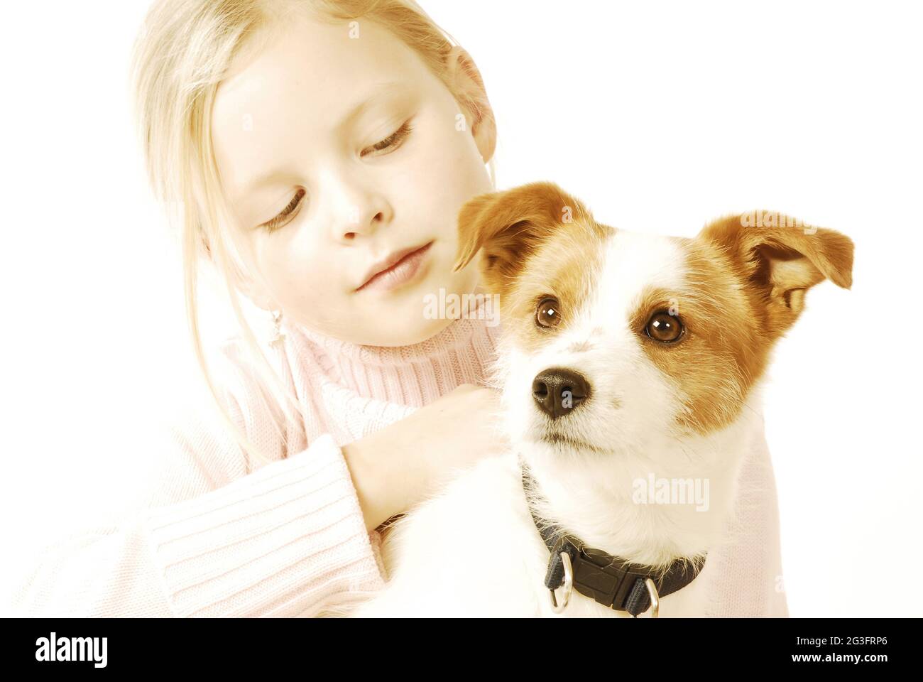 Fille avec découpe de chien Banque D'Images