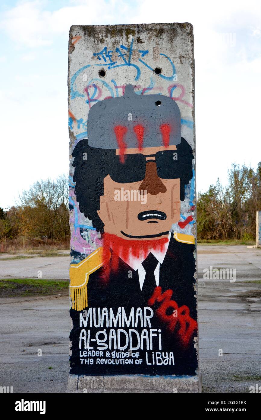 Mauerteil mit der Darstellung Mouammar Kadhafi Banque D'Images